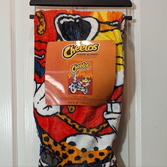 🆕Chester Cheetah Flamin' Hot Cheetos Throw Blanket 🔥 Cheetos - Picture 2 of 5